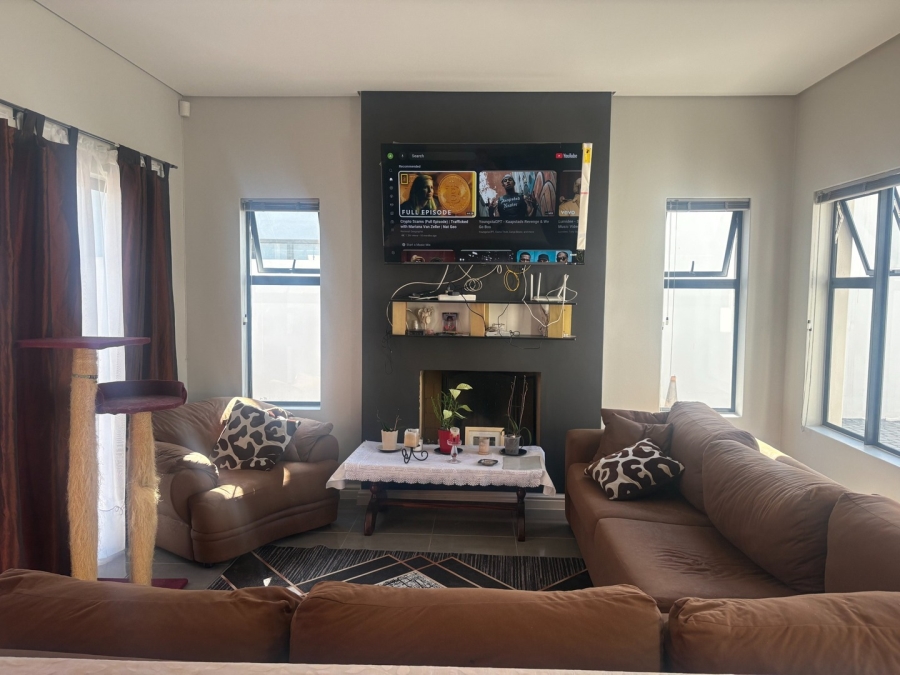 To Let 3 Bedroom Property for Rent in Sandown Western Cape